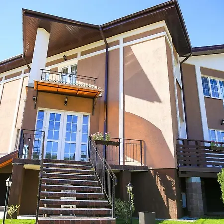 Guest house Usadba Legenda *